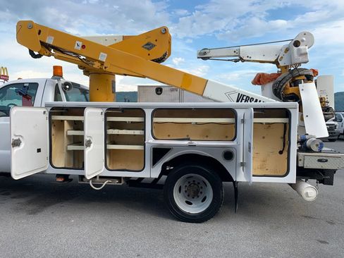 Used 2006 Ford F550 2WD Regular Cab Super Duty image 21