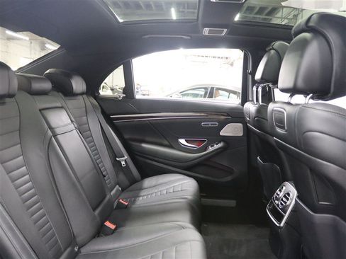 Used 2019 Mercedes-Benz S 560 4MATIC Sedan image 17