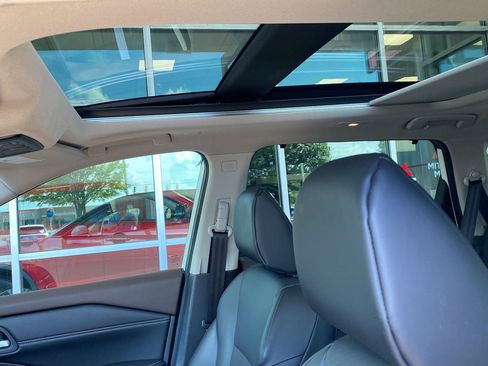 Certified 2023 Nissan Rogue SV w/ SV Premium B Package AWD/4WD image 21