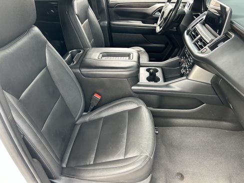 Used 2022 Chevrolet Tahoe Z71 w/ Luxury Package AWD/4WD image 9