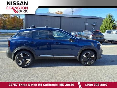 Used 2026 Nissan Kicks SR w/ Cold Weather Package AWD/4WD image 2