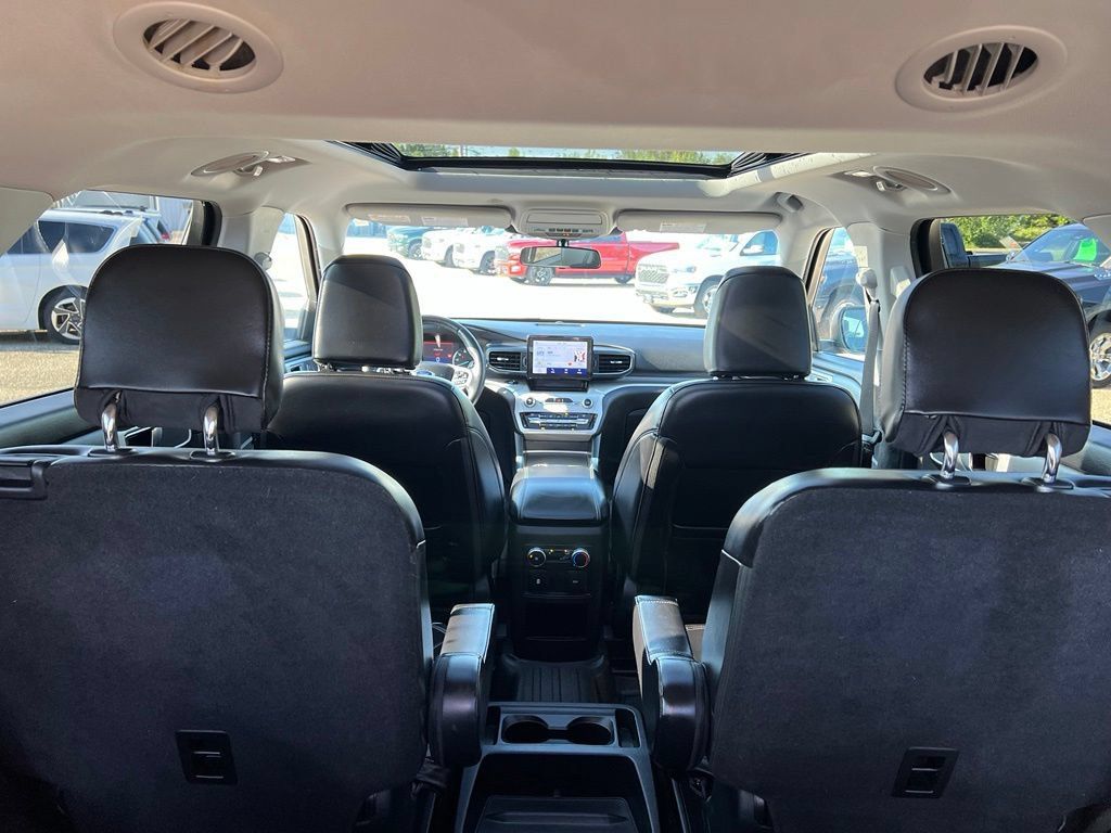 Used 2021 Ford Explorer XLT w/ Equipment Group 202A AWD/4WD image 24