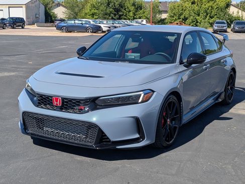 Used 2024 Honda Civic Type R image 10