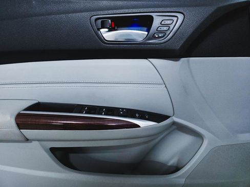 Used 2015 Acura TLX FWD image 15