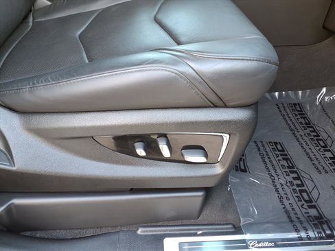 Used 2019 Cadillac Escalade Luxury image 10