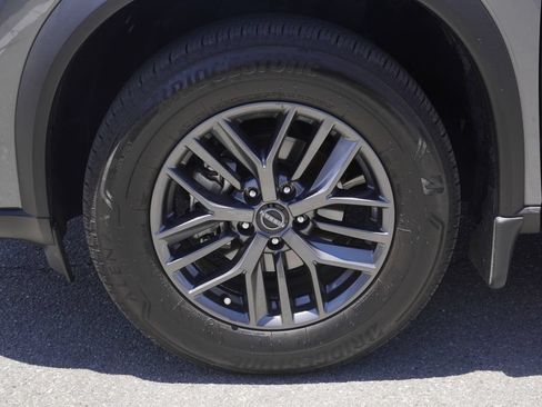 Used 2025 Nissan Rogue S FWD image 7