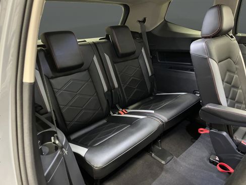 Used 2024 Volkswagen Atlas Peak Edition SEL image 32