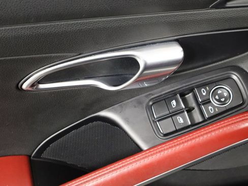 Used 2019 Porsche 718 Boxster RWD image 22