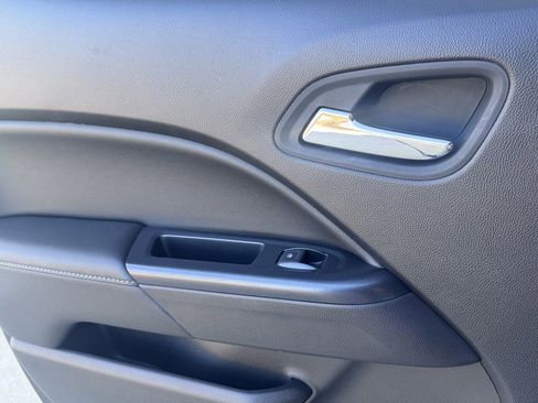 Used 2016 GMC Canyon SLE w/ SLE Convenience Package image 18