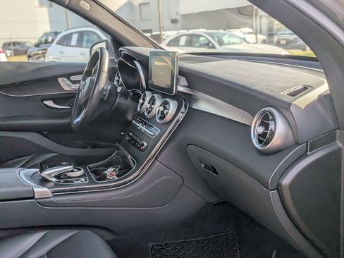 Used 2017 Mercedes-Benz GLC 300 4MATIC image 41