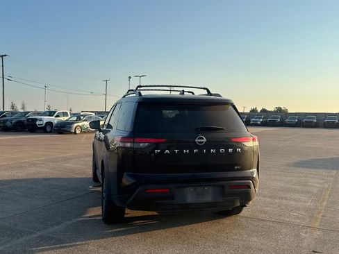 Certified 2024 Nissan Pathfinder SV FWD image 18