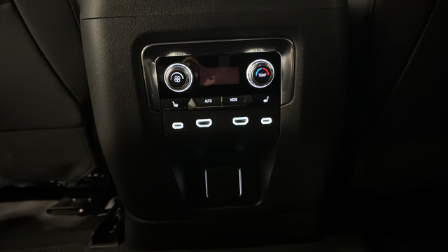 Used 2024 GMC Yukon Denali w/ Denali Reserve Package AWD/4WD image 34