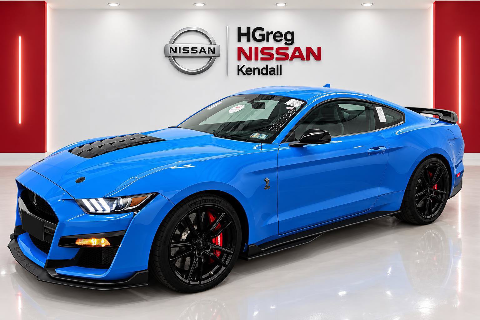 Used 2022 Ford Mustang Shelby GT500 w/ Technology Package RWD image 3