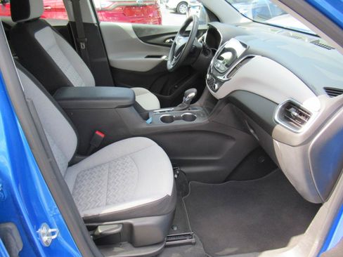 Used 2024 Chevrolet Equinox LT FWD image 11