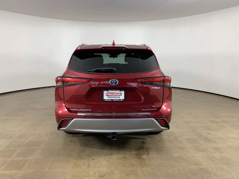 Used 2021 Toyota Highlander Platinum image 10