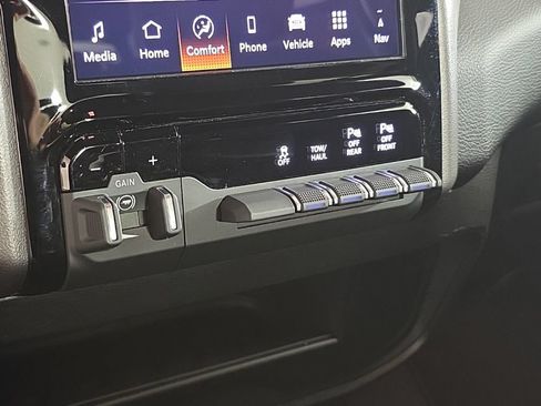 Certified 2026 RAM 2500 Big Horn AWD/4WD image 21