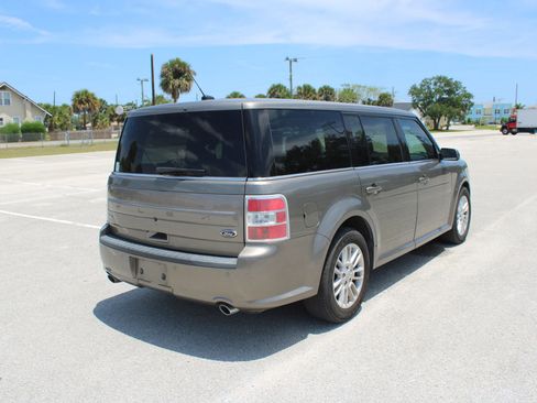 Used 2013 Ford Flex SEL FWD image 17