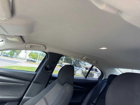 Used 2019 MAZDA MAZDA3 Sedan FWD image 9
