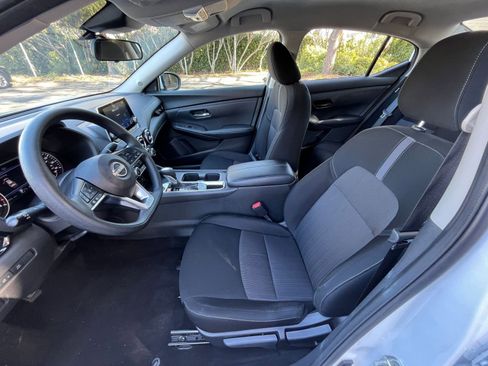 Used 2025 Nissan Sentra SV image 24