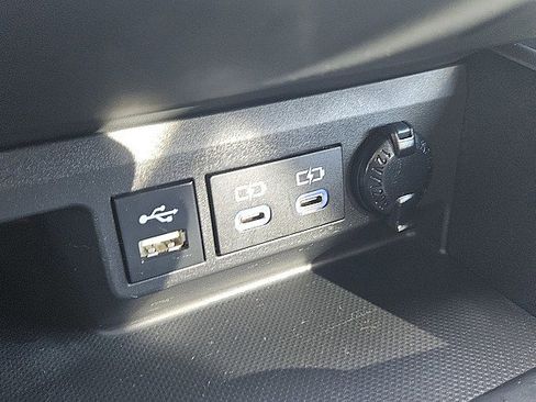 Used 2022 Toyota Highlander XLE image 14