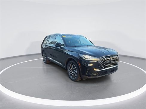 New 2026 Lincoln Aviator AWD image 2