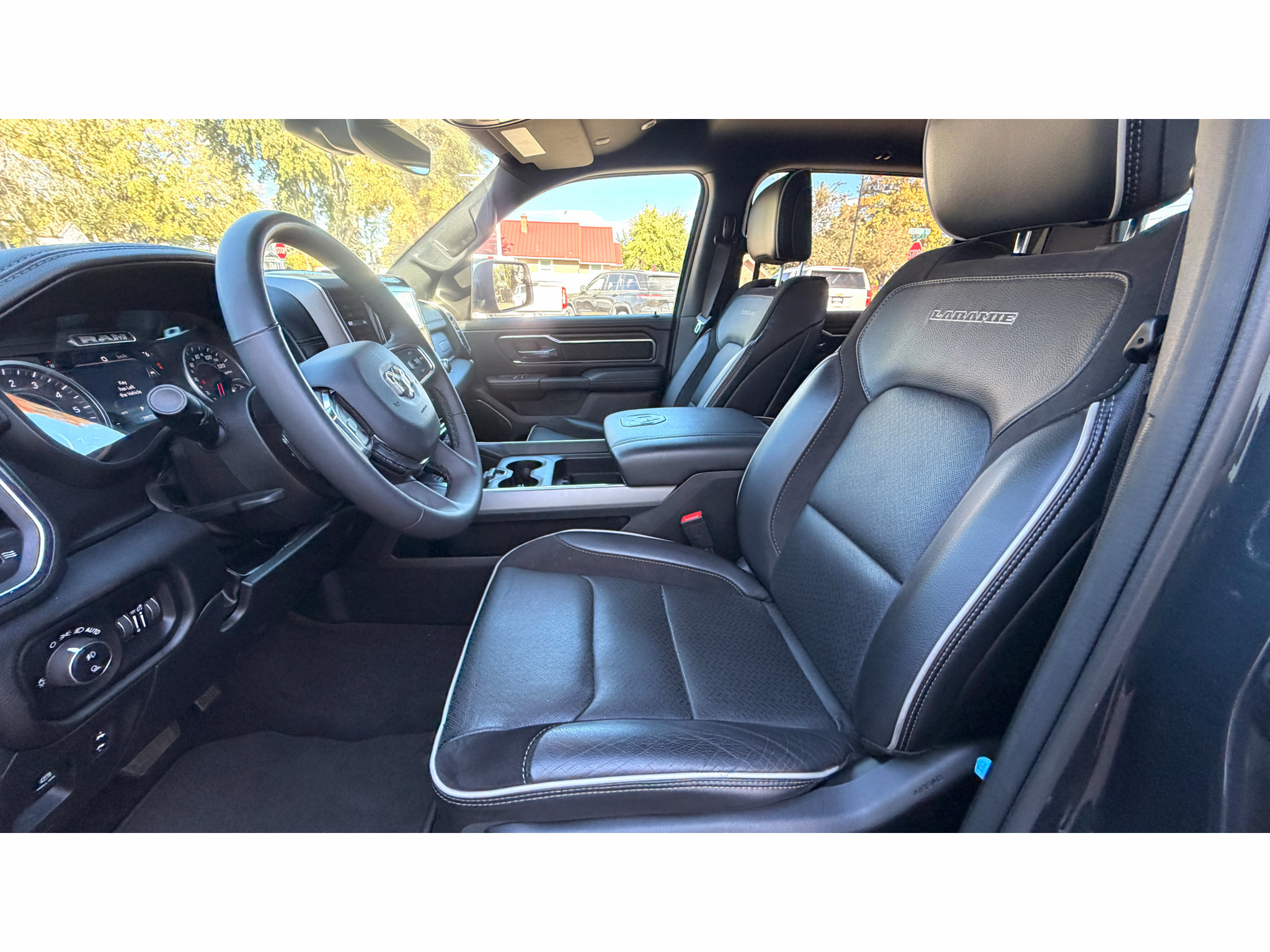 Used 2026 RAM 1500 Laramie AWD/4WD image 18