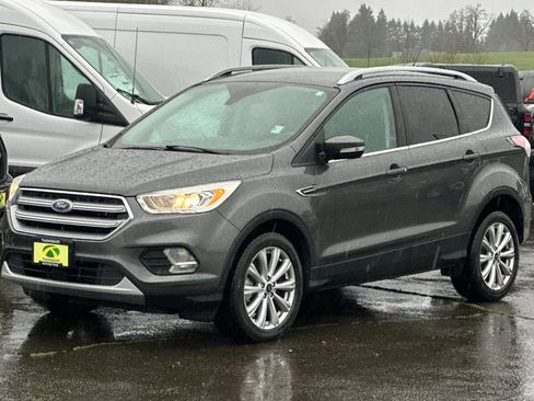 Used 2017 Ford Escape Titanium image 8