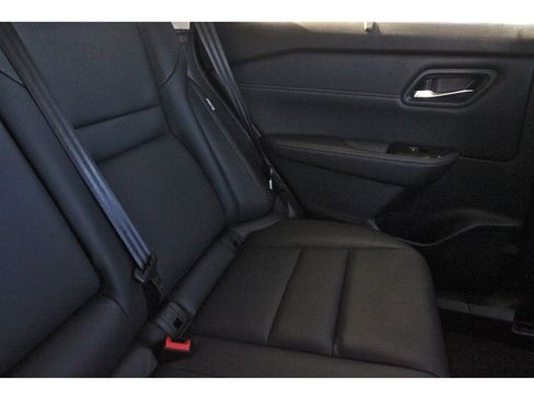 Certified 2025 Nissan Rogue SL w/ SL Premium Package FWD image 16
