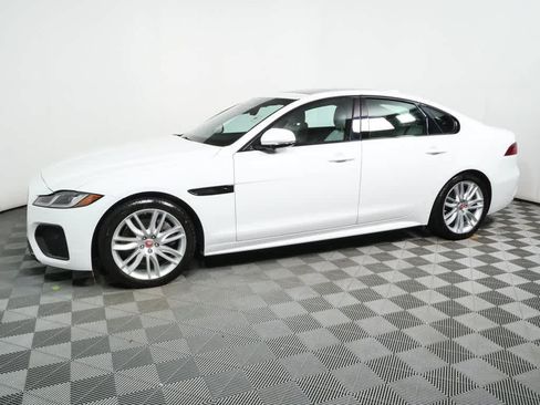 Used 2022 Jaguar XF R-Dynamic SE AWD/4WD image 33