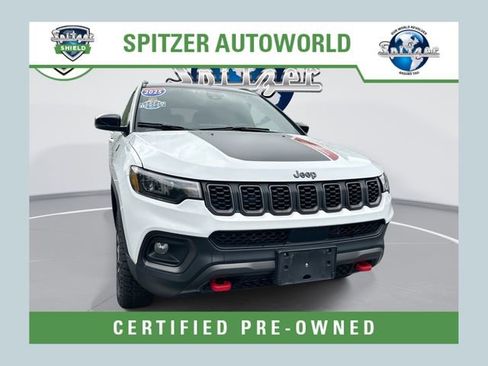 Used 2025 Jeep Compass Trailhawk AWD/4WD image 1