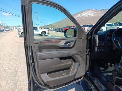 Used 2023 Chevrolet Tahoe Z71 w/ Luxury Package image 35