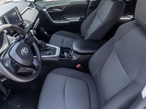 Used 2021 Toyota RAV4 XLE w/ Convenience Package AWD/4WD image 9