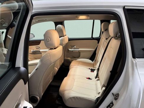 Used 2022 Mercedes-Benz GLB 250 4MATIC w/ Premium Package Lite image 25