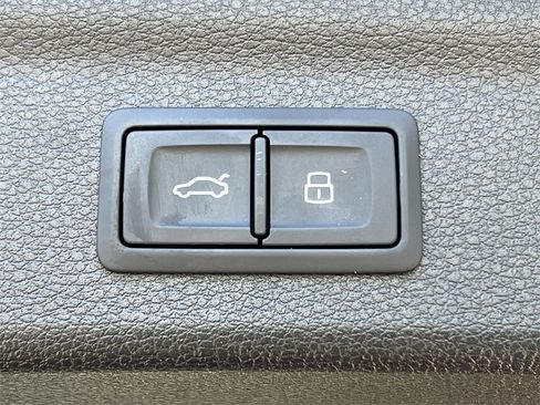 Used 2020 Audi Q3 2.0T Premium Plus image 6