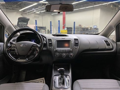 Used 2017 Kia Forte S image 16