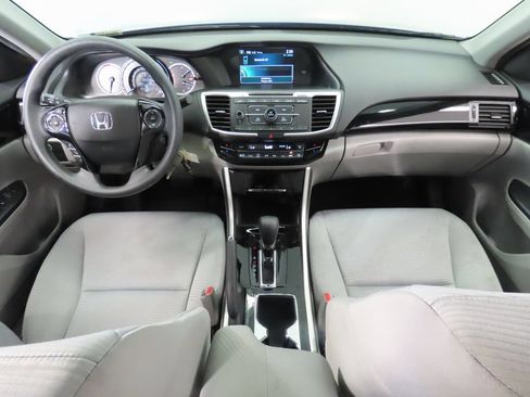 Used 2017 Honda Accord LX image 14