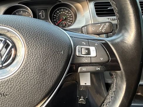 Used 2015 Volkswagen Golf S FWD image 16