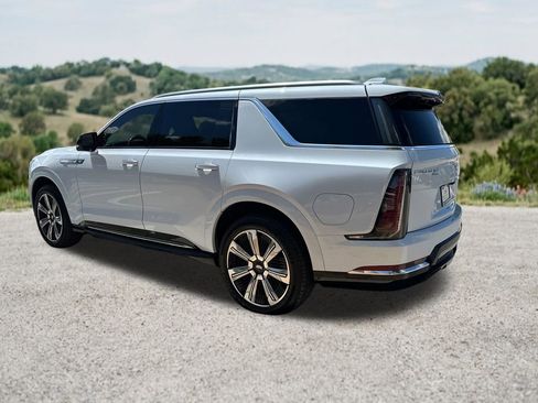 Used 2026 Cadillac Escalade IQL Luxury AWD/4WD image 7