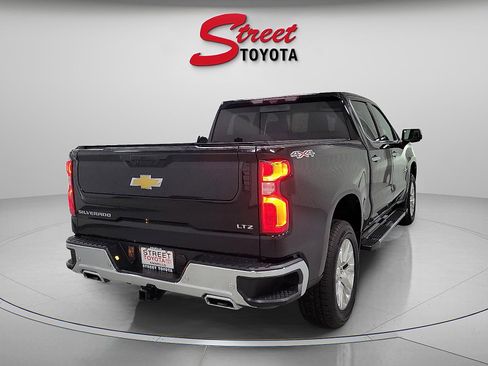 Used 2022 Chevrolet Silverado 1500 LTZ w/ LTZ Premium Package image 4