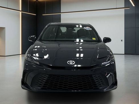 Used 2026 Toyota Camry SE FWD image 9