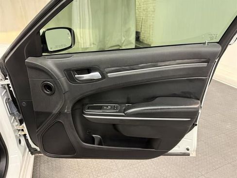 Used 2021 Chrysler 300 Touring L image 16