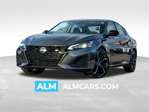 Used 2024 Nissan Altima 2.5 SR image 1