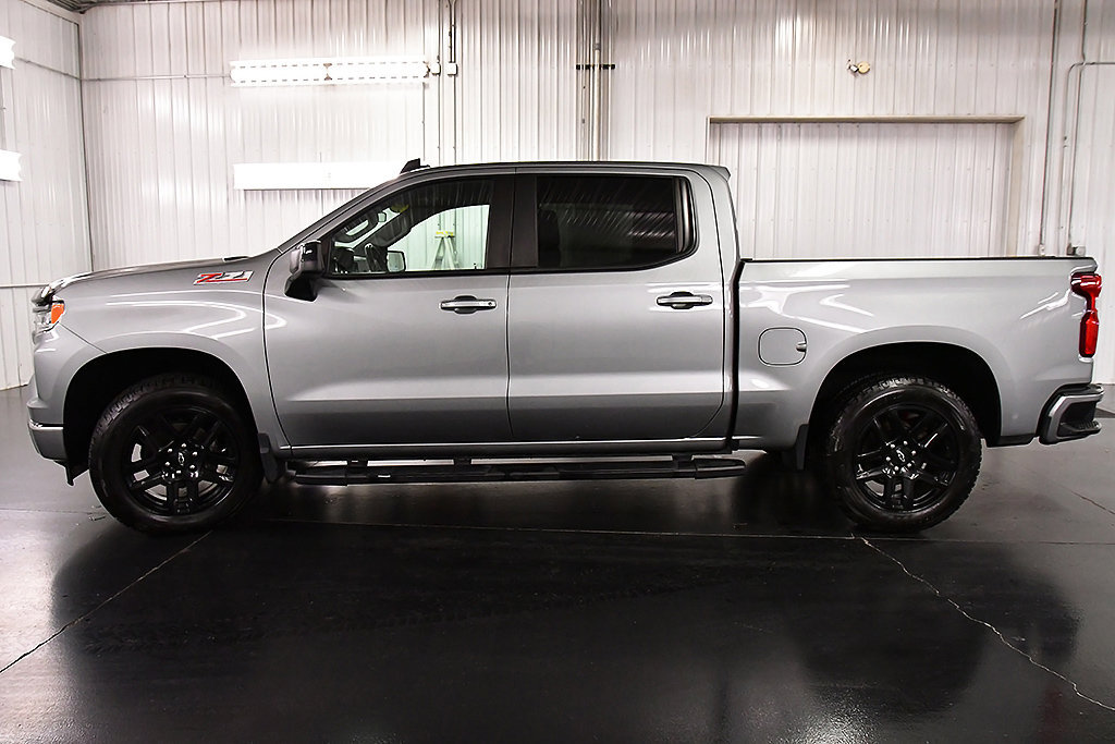 Used 2024 Chevrolet Silverado 1500 RST w/ Convenience Package II AWD/4WD image 4