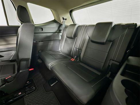 Used 2023 Volkswagen Atlas SE w/ Panoramic Sunroof Package image 28