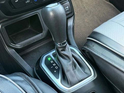 Used 2018 Jeep Renegade Latitude image 24