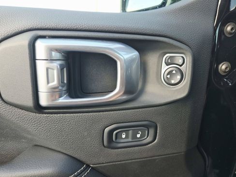 Used 2020 Jeep Gladiator Overland w/ Popular Equipment Package AWD/4WD image 41