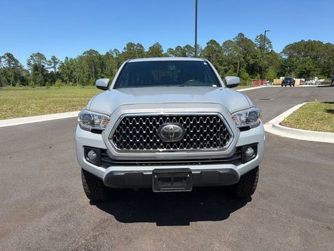 Used 2019 Toyota Tacoma TRD Off-Road AWD/4WD image 7
