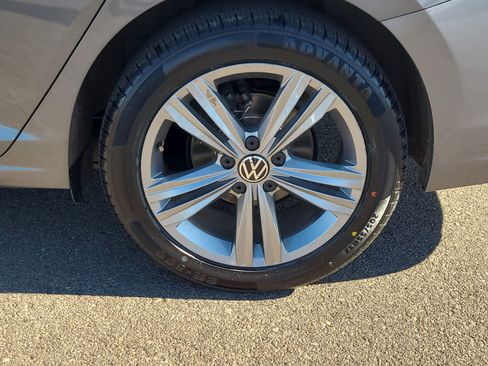 Used 2024 Volkswagen Jetta SE image 16