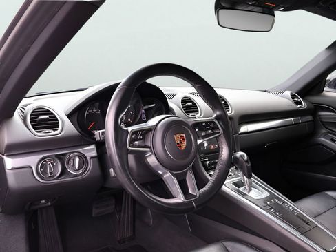 Used 2019 Porsche 718 Cayman RWD image 4