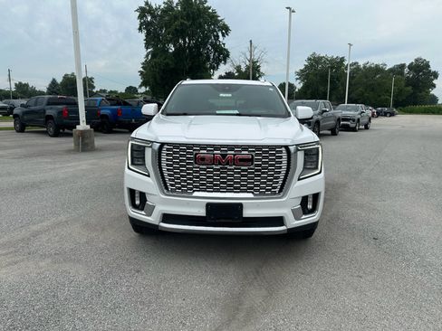 Used 2022 GMC Yukon XL Denali AWD/4WD image 13
